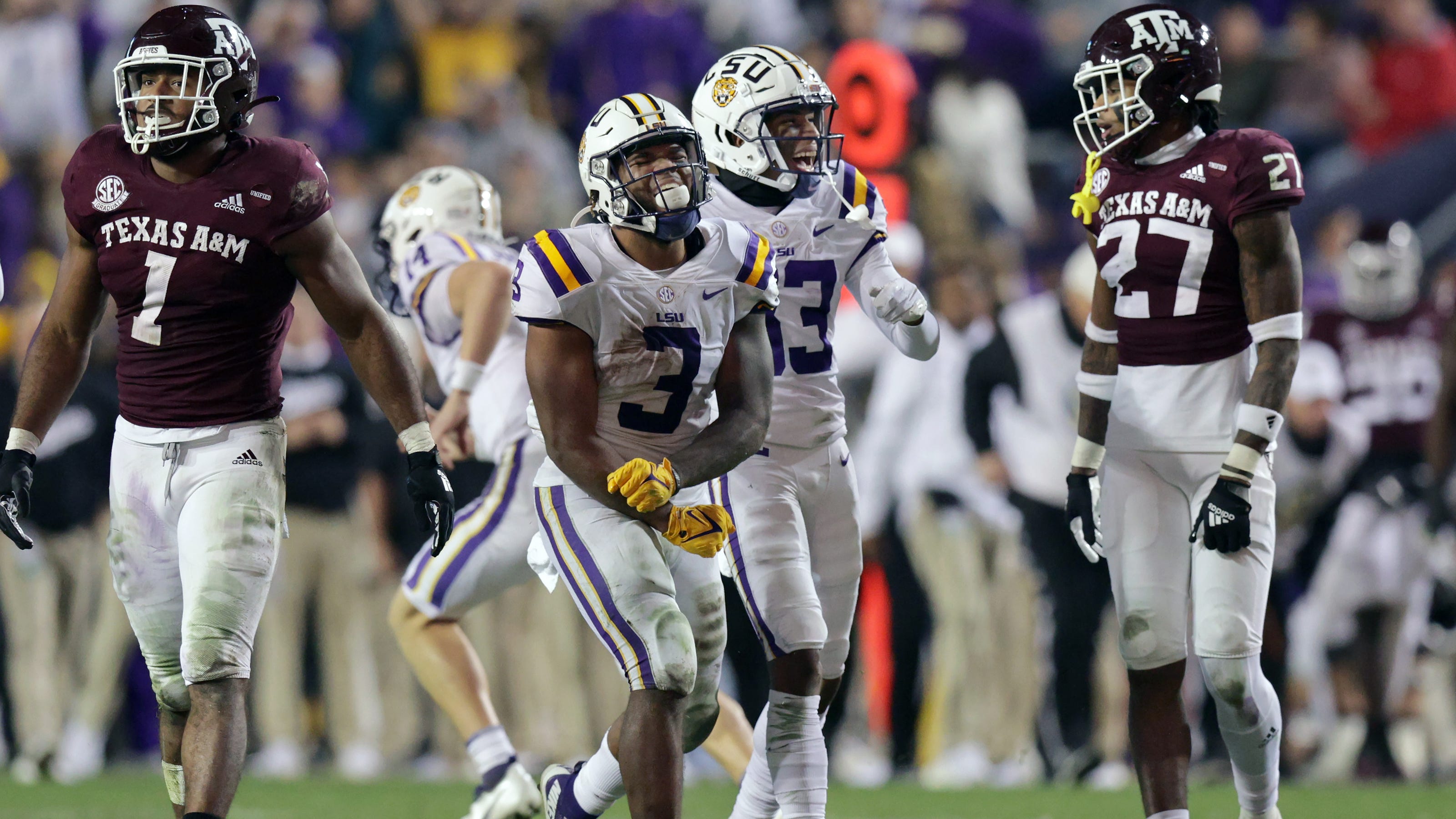   
																LSU football bowl predictions: Could the Tigers play the Ragin' Cajuns in Birmingham? 
															 