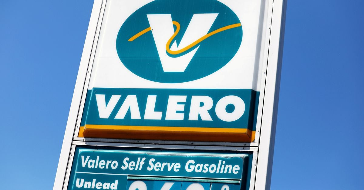  Valero repairs shut FCC at McKee refinery in Sunray, Texas -sources 