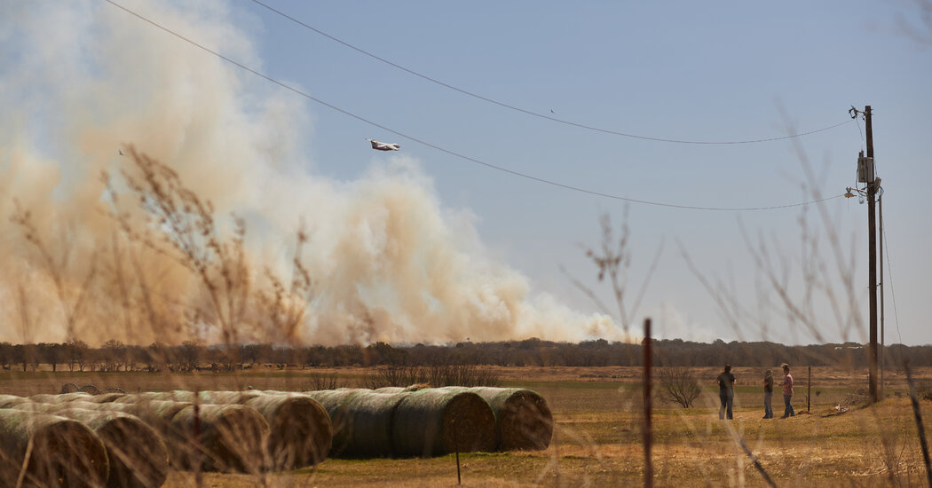  Weather Conditions Continue to Fuel Texas Fires 