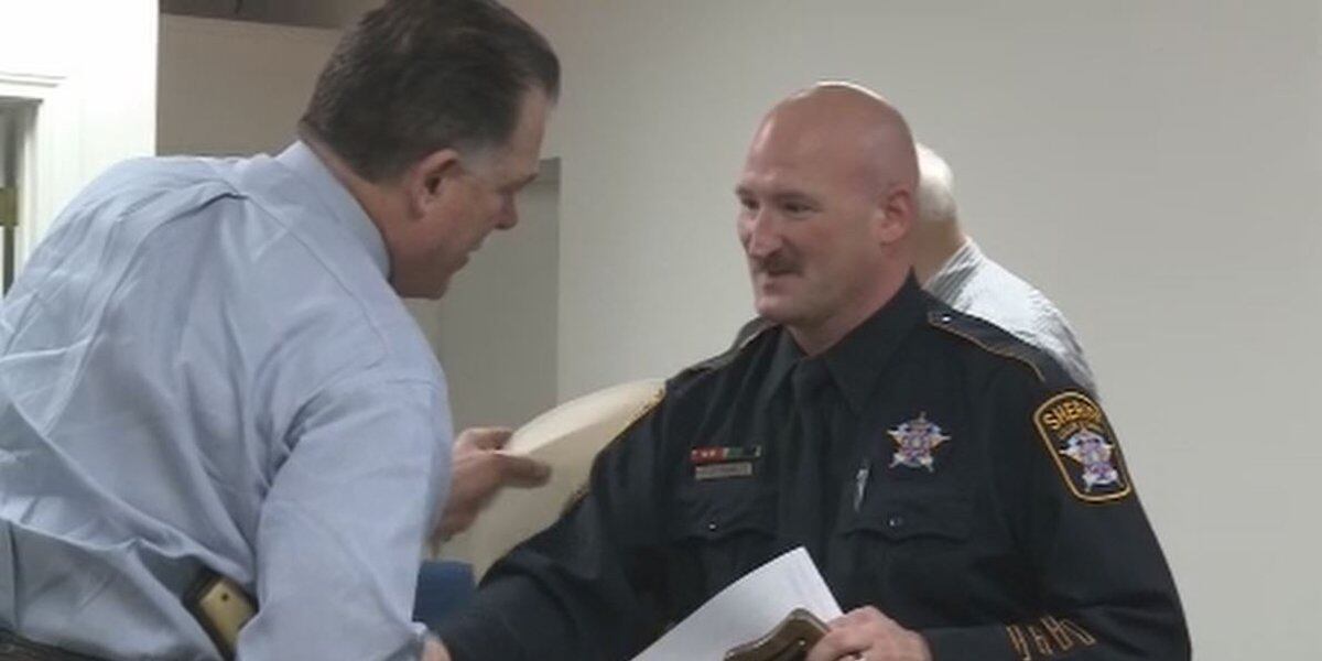  Good Samaritan honored for helping Southmayd police chief under attack 