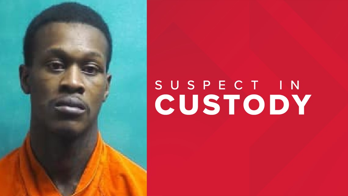   
																Lufkin police ID suspect re-arrested after reportedly escaping custody, car-jacking victim 
															 