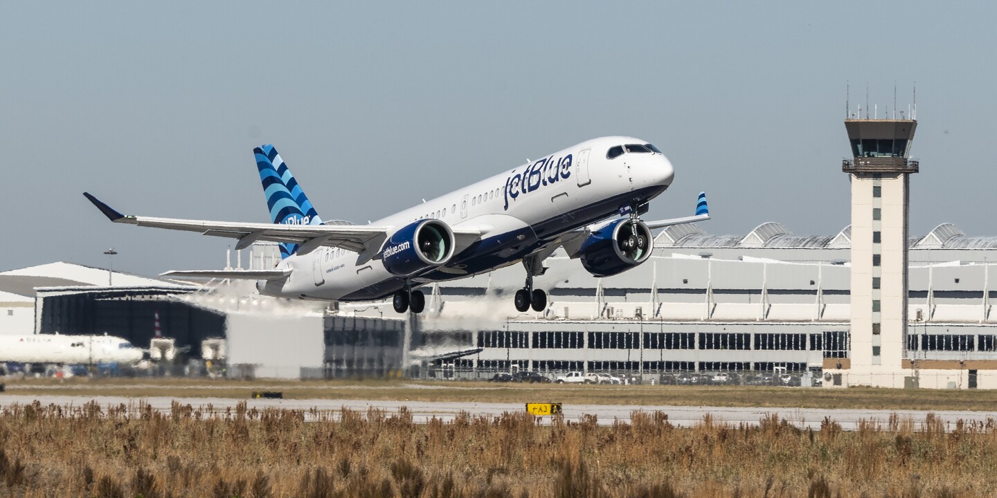  Amsterdam Cut JetBlue’s Summer Flights. But Are They Actually Going Away? 